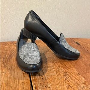 Trotters Monarch Women’s Loafers – Size 6 – Black & Gray Fabric/Trim